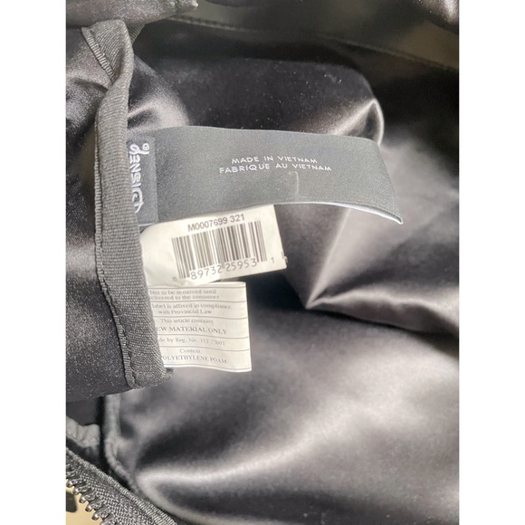 Marc by Marc Jacobs x I Am Not Like Other Girls Bundle - Picture 8 of 10